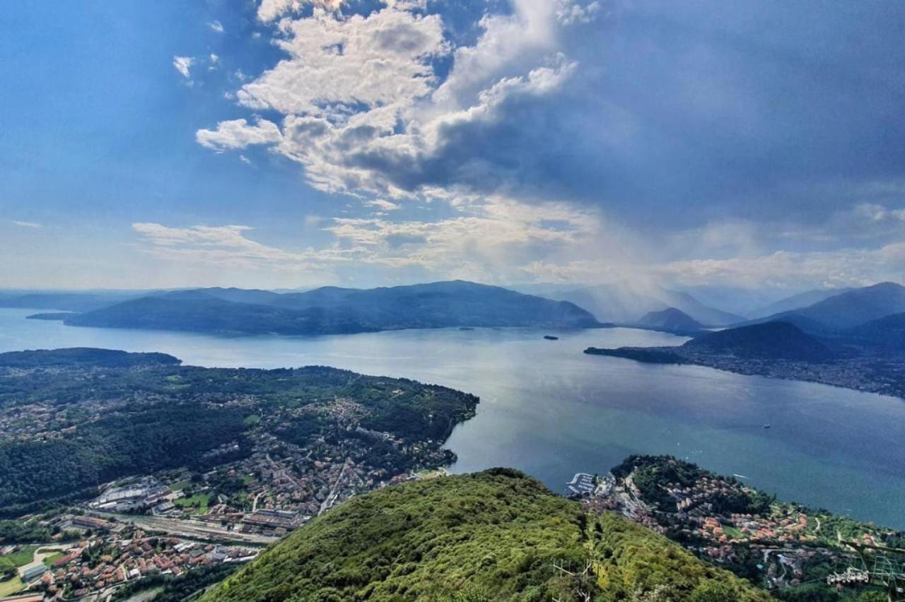 Casa Chia Lago Maggiore Laveno Exterior photo